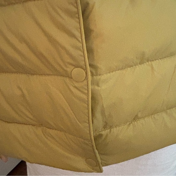 GOLD PUFFER VEST SIZE MEDIUM SEE MEASUREMENTs - Picture 3 of 3